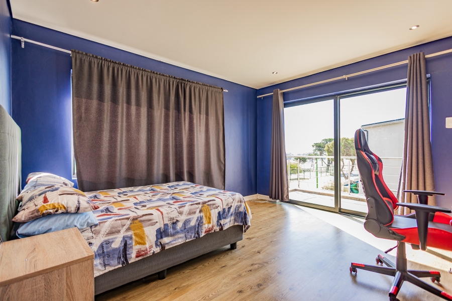 6 Bedroom Property for Sale in Baronetcy Estate Western Cape